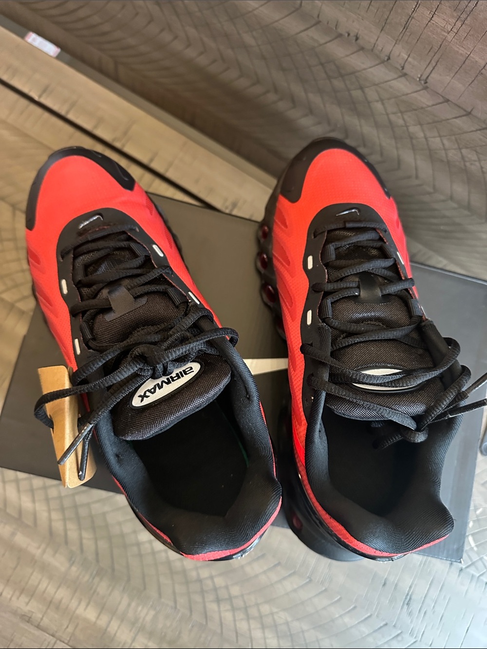 Nike Air Max DN8 Black and University Red New In Box - Picture 6 of 10